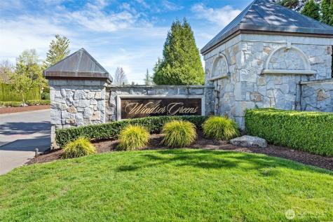 818 Windsor Drive SE Sammamish WA 98074