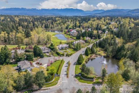 818 Windsor Drive SE Sammamish WA 98074