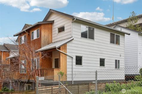 4030 Pasadena Seattle WA 98105
