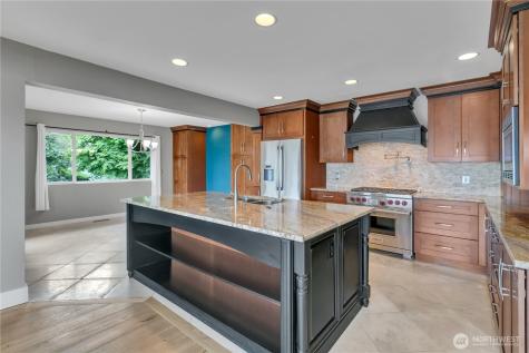2653 NE Fern Glen Road Poulsbo WA 98370