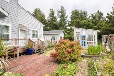 604 Ocean Shores Boulevard SW Ocean Shores WA 98569