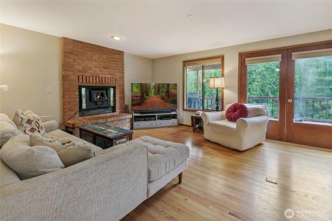 32611 8th Avenue SW Federal Way WA 98023