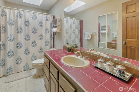 32611 8th Avenue SW Federal Way WA 98023
