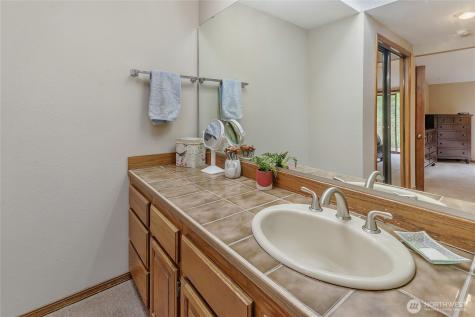 32611 8th Avenue SW Federal Way WA 98023