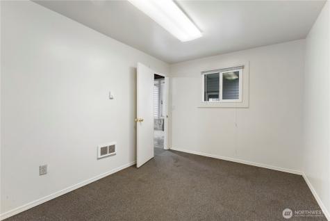 10114 Canyon Road E Puyallup WA 98373