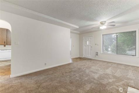 10114 Canyon Road E Puyallup WA 98373