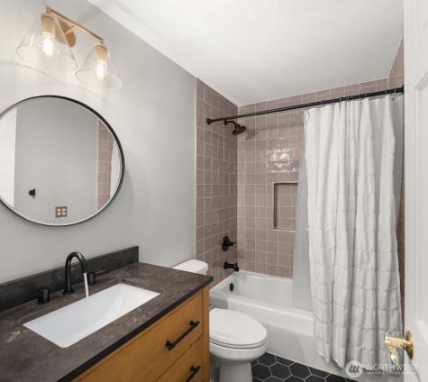 6920 94th Avenue SE Mercer Island WA 98040