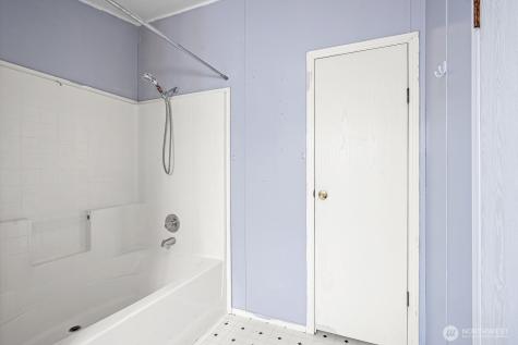 124 S 6th Street Mccleary WA 98557