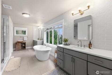 7223 NE 118th Court Kirkland WA 98034