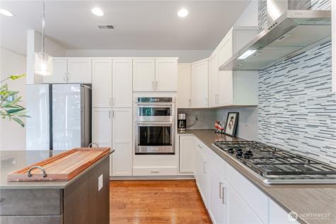 825 206th Avenue NE Sammamish WA 98074