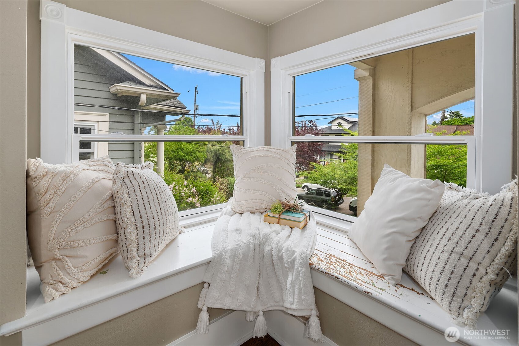 1513 27th Avenue Seattle WA 98122