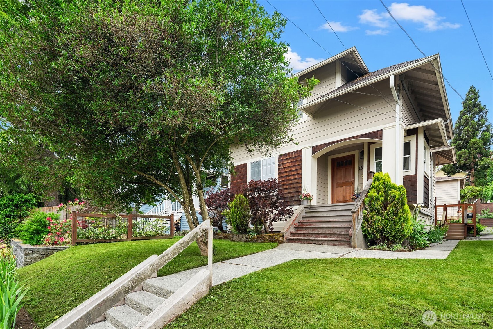 1513 27th Avenue Seattle WA 98122