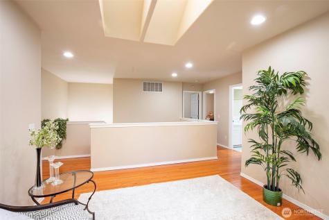 19 198th Place SE Bothell WA 98012