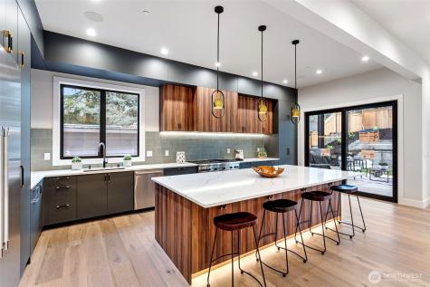 14 158th Place NE Bellevue WA 98008