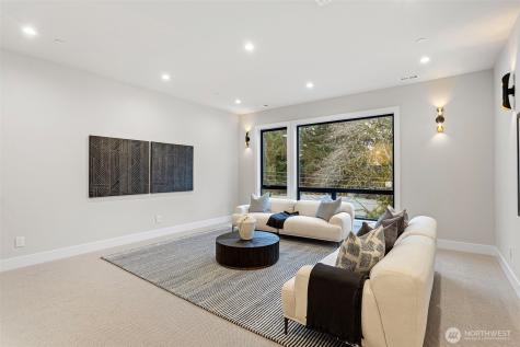 14 158th Place NE Bellevue WA 98008