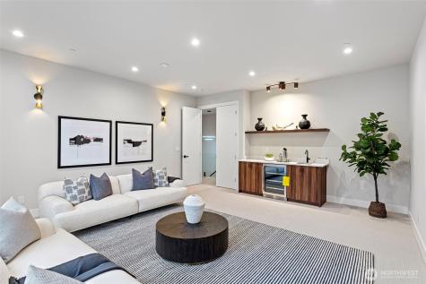 14 158th Place NE Bellevue WA 98008