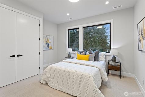 14 158th Place NE Bellevue WA 98008