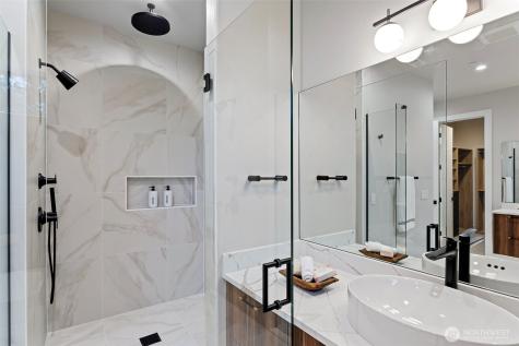 14 158th Place NE Bellevue WA 98008