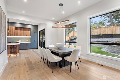 14 158th Place NE Bellevue WA 98008