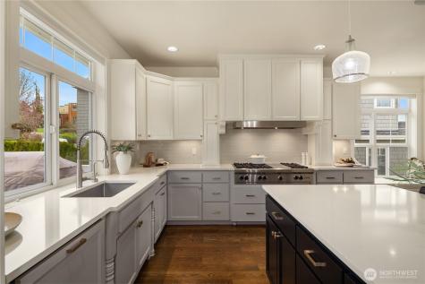508 10th Avenue W Kirkland WA 98033