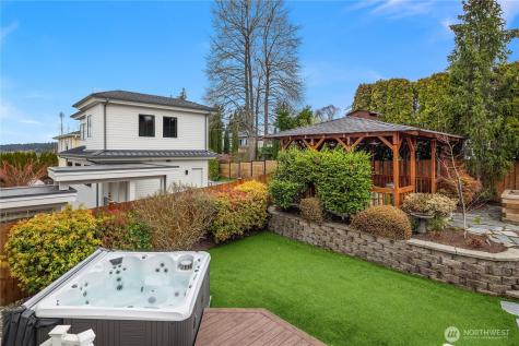 508 10th Avenue W Kirkland WA 98033