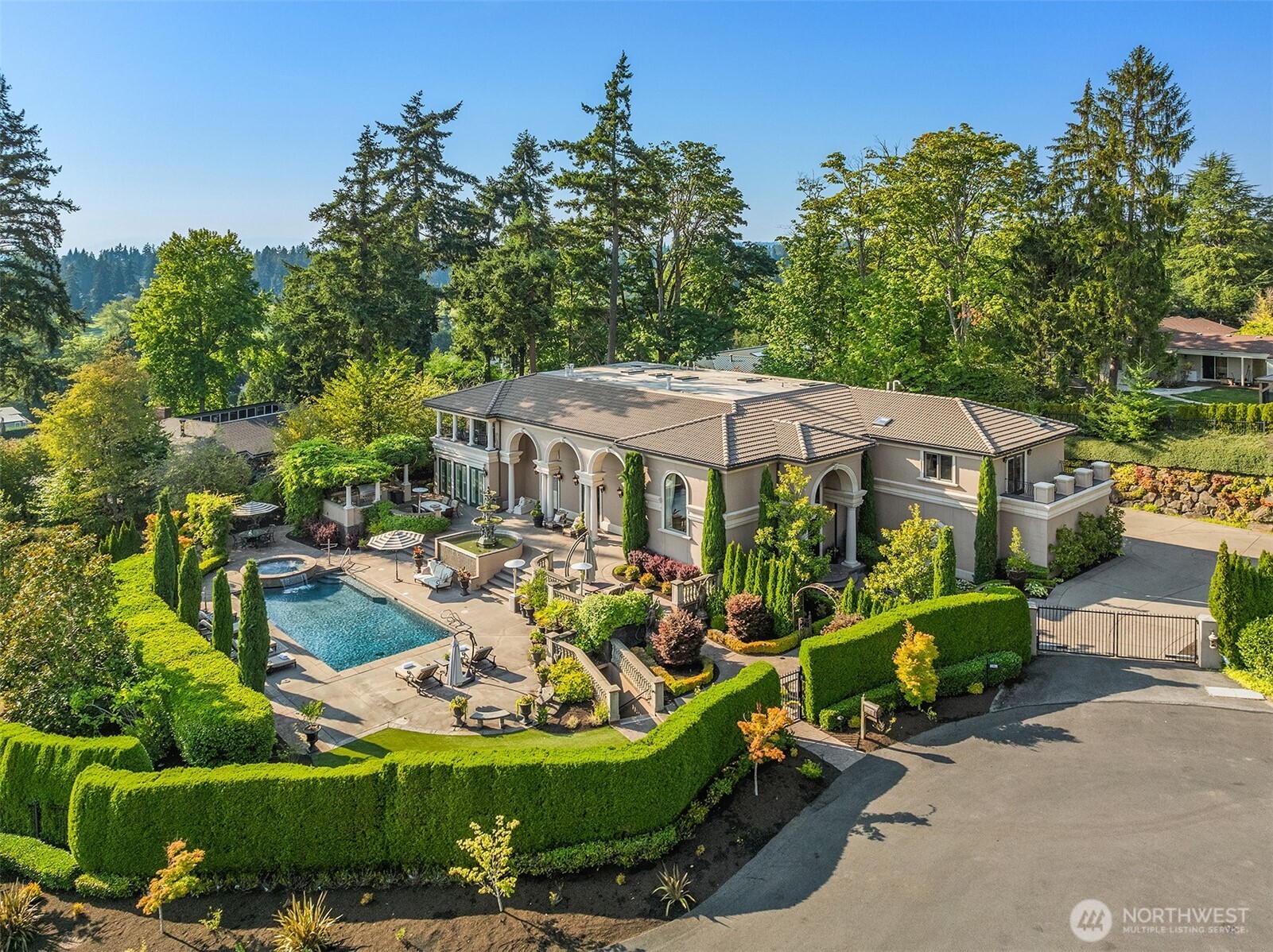 8638 NE 19th Place Clyde Hill WA 98004