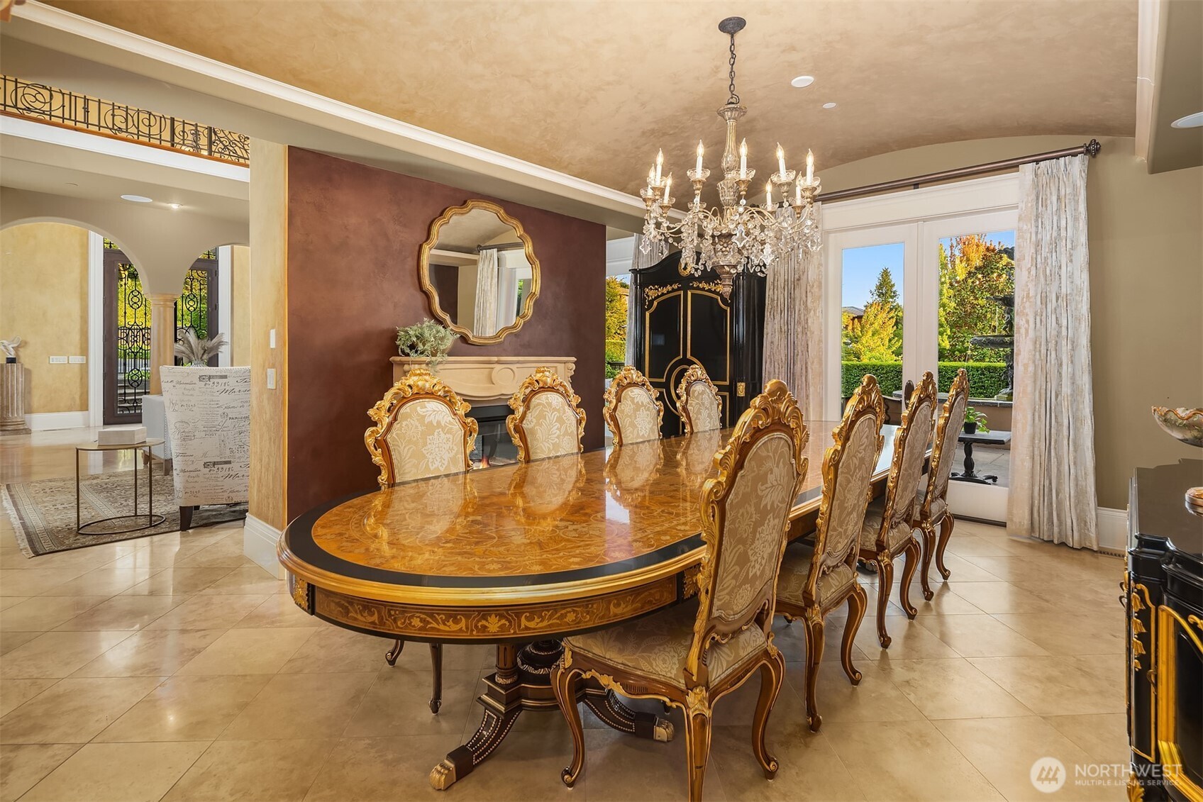 8638 NE 19th Place Clyde Hill WA 98004