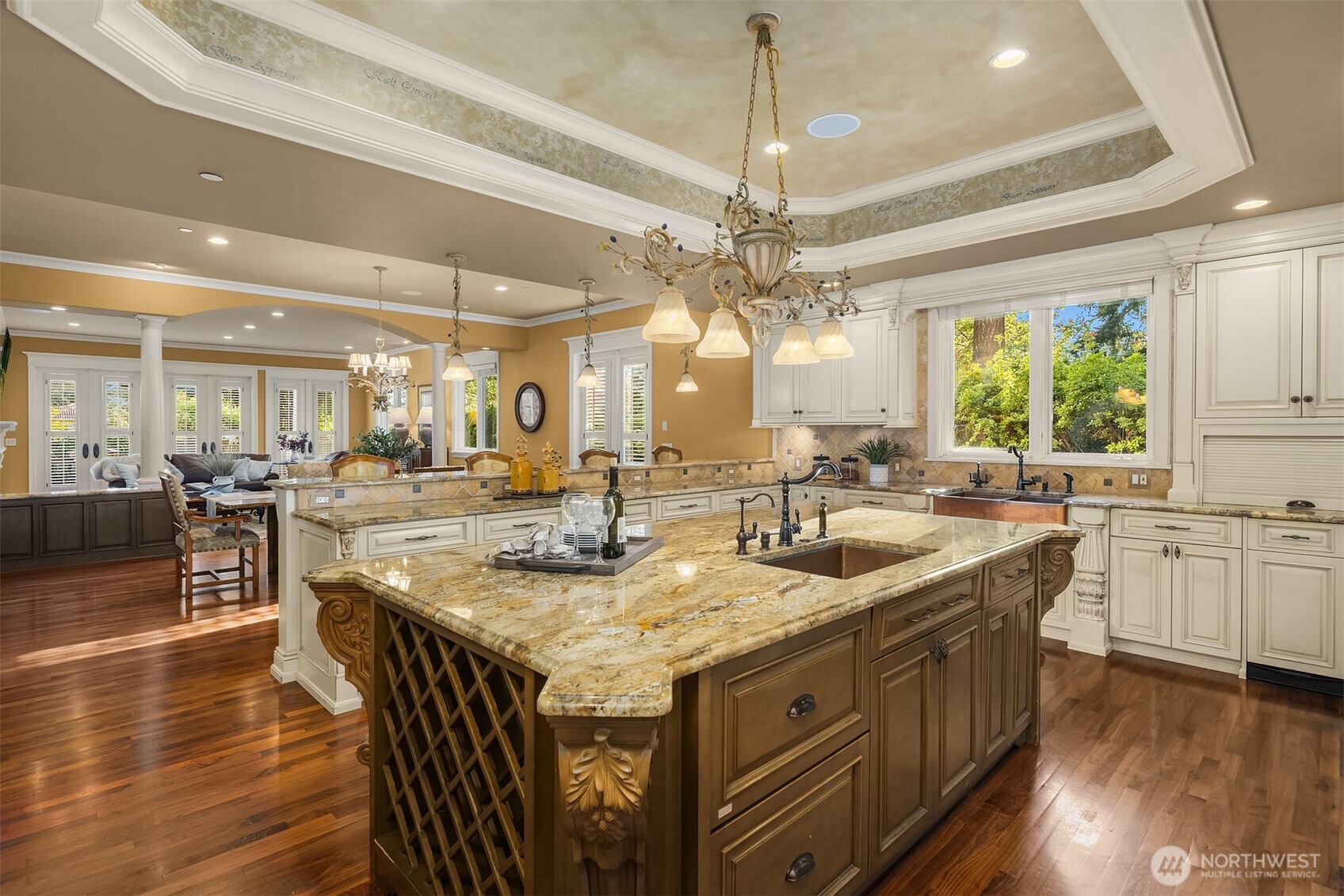 8638 NE 19th Place Clyde Hill WA 98004