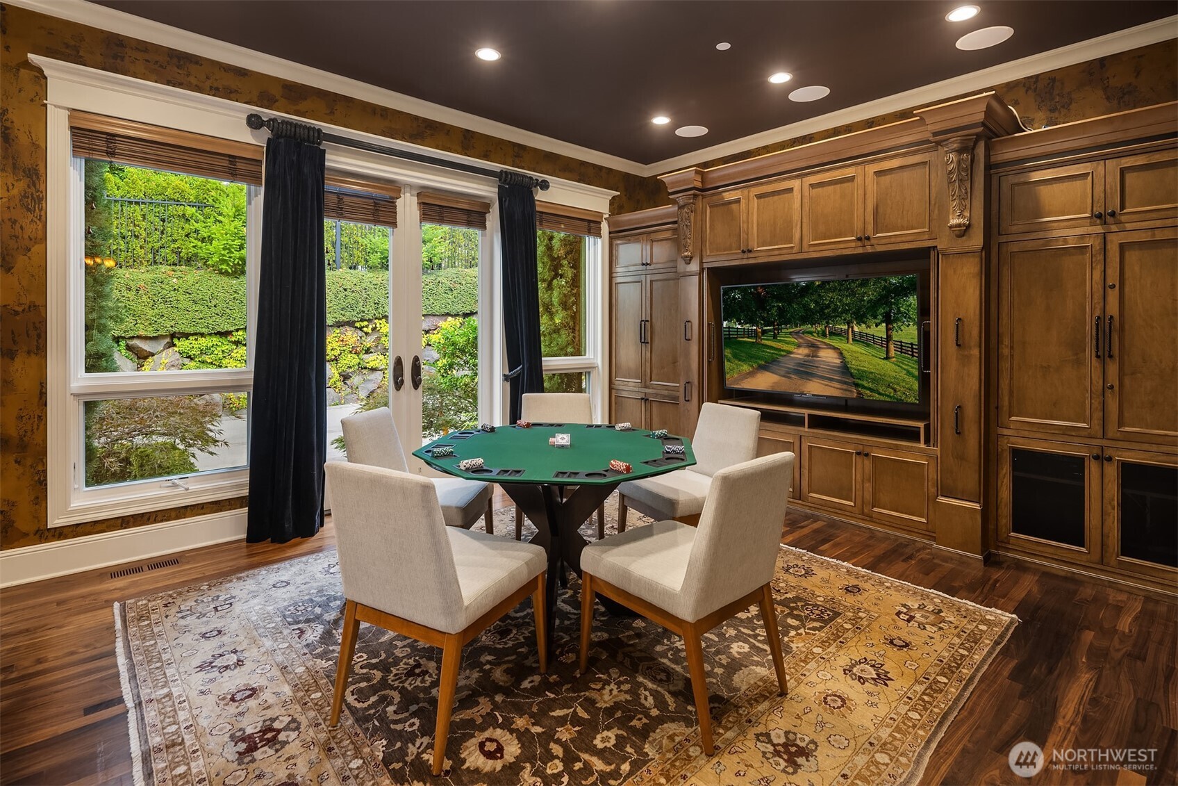 8638 NE 19th Place Clyde Hill WA 98004