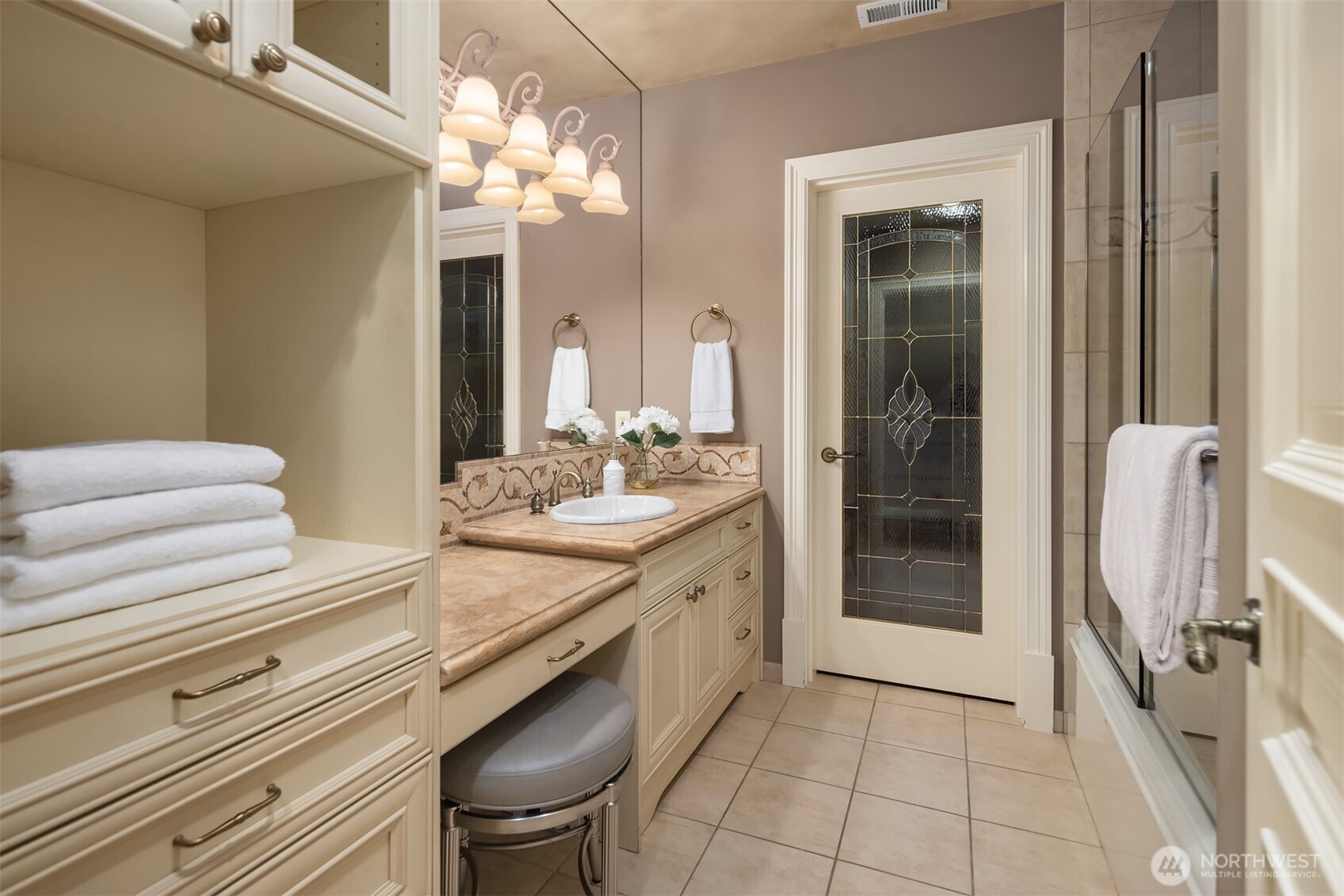 8638 NE 19th Place Clyde Hill WA 98004