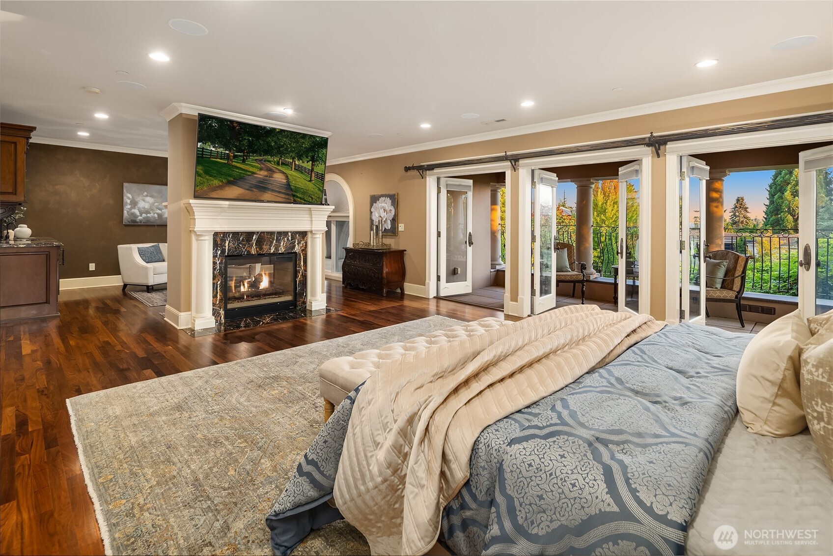 8638 NE 19th Place Clyde Hill WA 98004