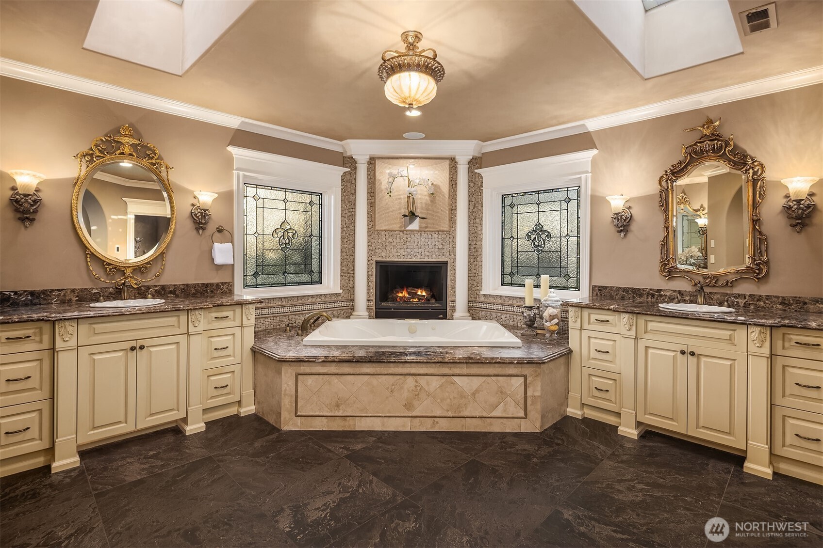 8638 NE 19th Place Clyde Hill WA 98004