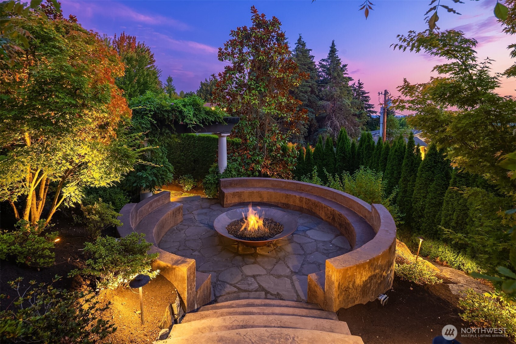 8638 NE 19th Place Clyde Hill WA 98004