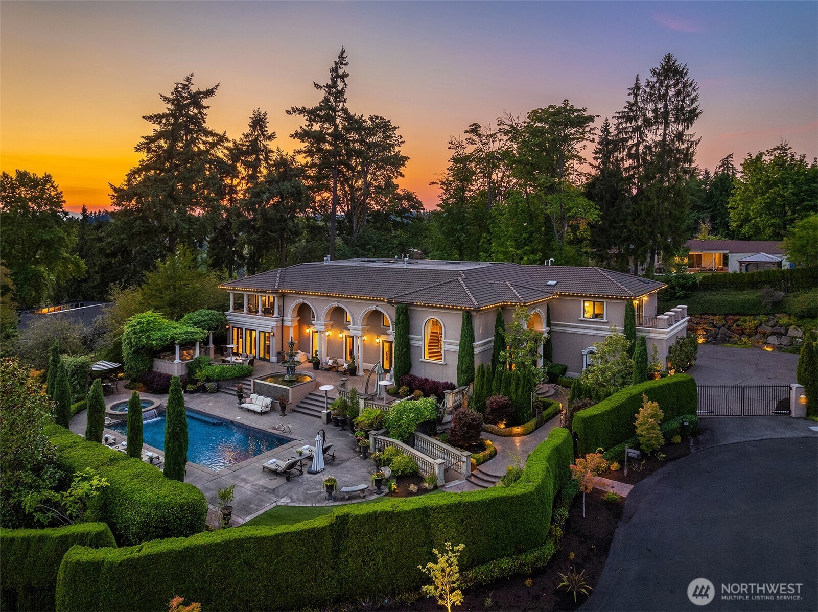 8638 NE 19th Place Clyde Hill WA 98004
