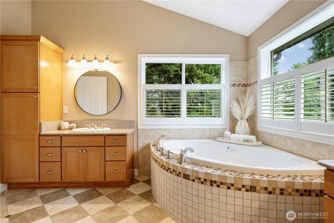 1528 NE 97th Street Seattle WA 98115