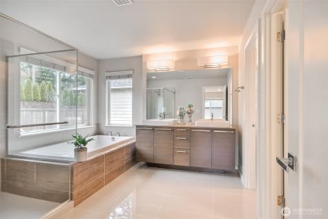 5860 S 326th Court Auburn WA 98001