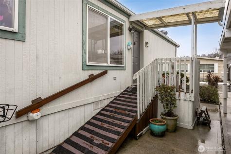 10720 60th Street Ct E Puyallup WA 98372