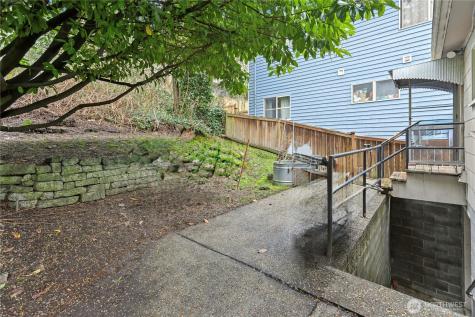 1537 15th Avenue S Seattle WA 98144