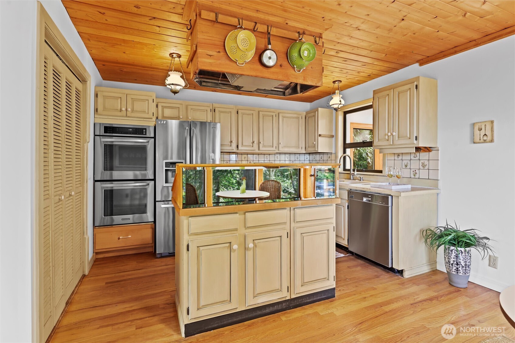 18503 SE 64th Way Issaquah WA 98027