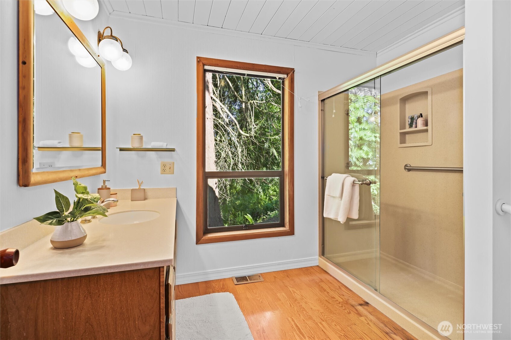 18503 SE 64th Way Issaquah WA 98027