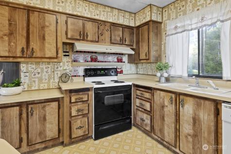 8552 NE Gordon Drive Bainbridge Island WA 98110