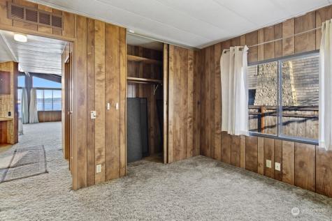 8552 NE Gordon Drive Bainbridge Island WA 98110