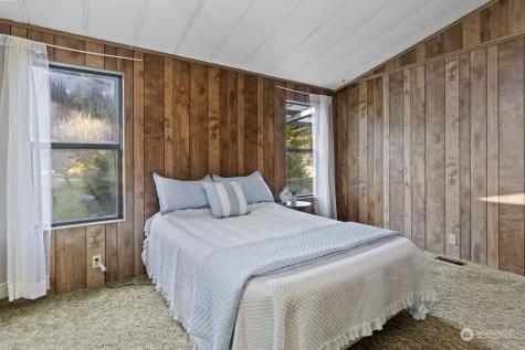 8552 NE Gordon Drive Bainbridge Island WA 98110