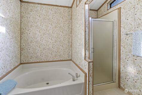 8552 NE Gordon Drive Bainbridge Island WA 98110