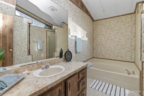 8552 NE Gordon Drive Bainbridge Island WA 98110