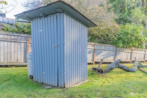 8552 NE Gordon Drive Bainbridge Island WA 98110