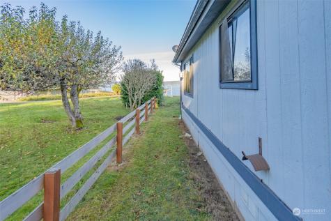 8552 NE Gordon Drive Bainbridge Island WA 98110