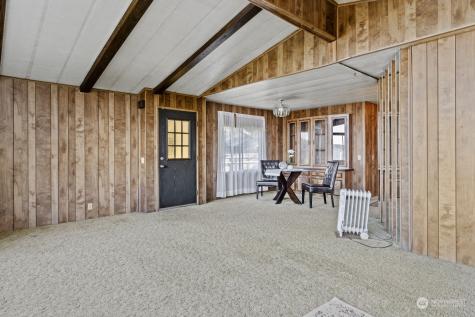 8552 NE Gordon Drive Bainbridge Island WA 98110