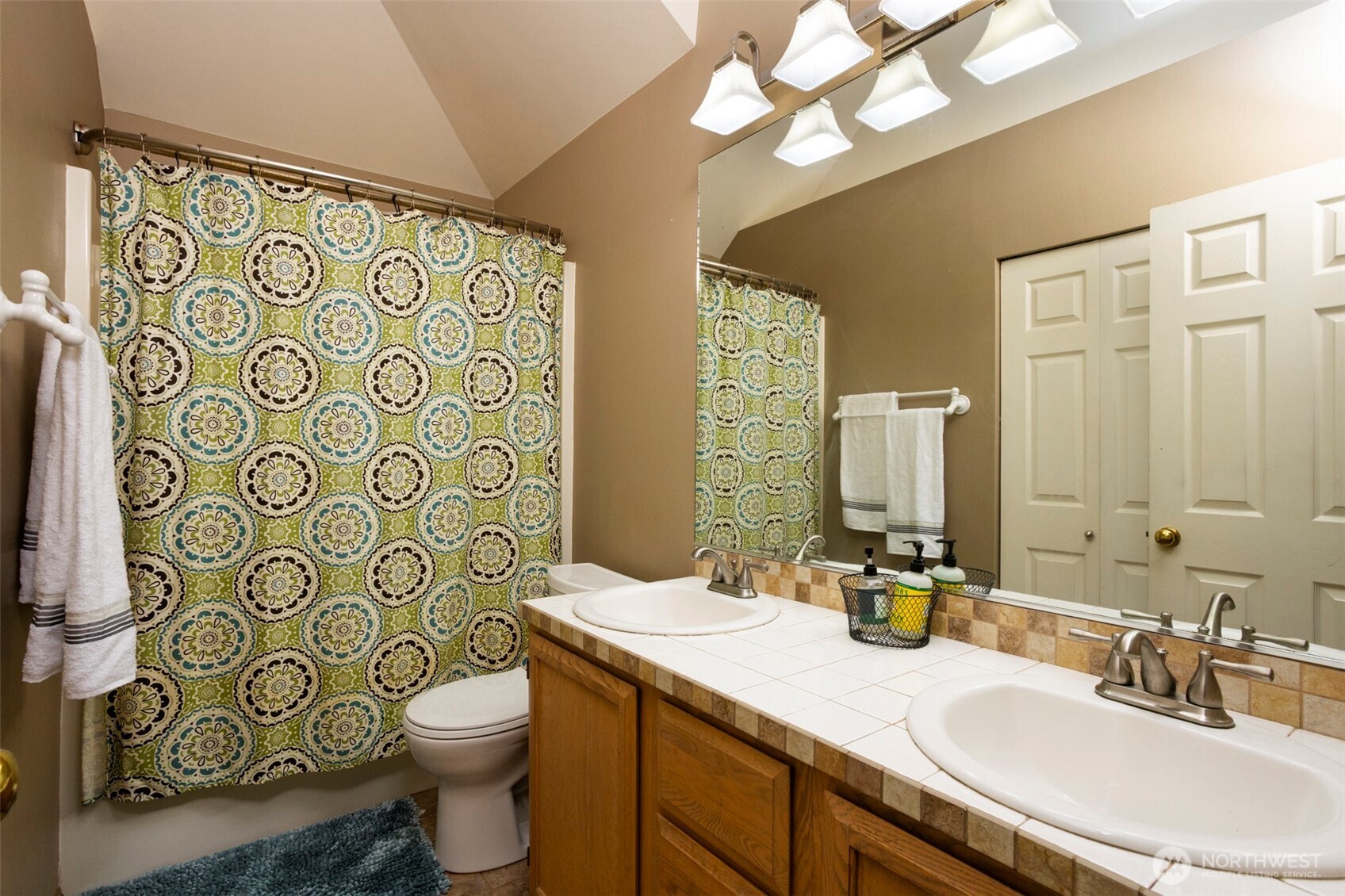 23184 Brandon Place NW Poulsbo WA 98370