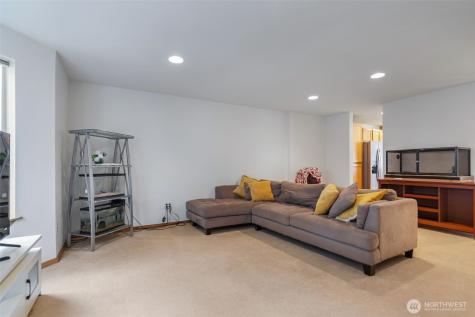 12049 32nd Avenue NE Seattle WA 98125